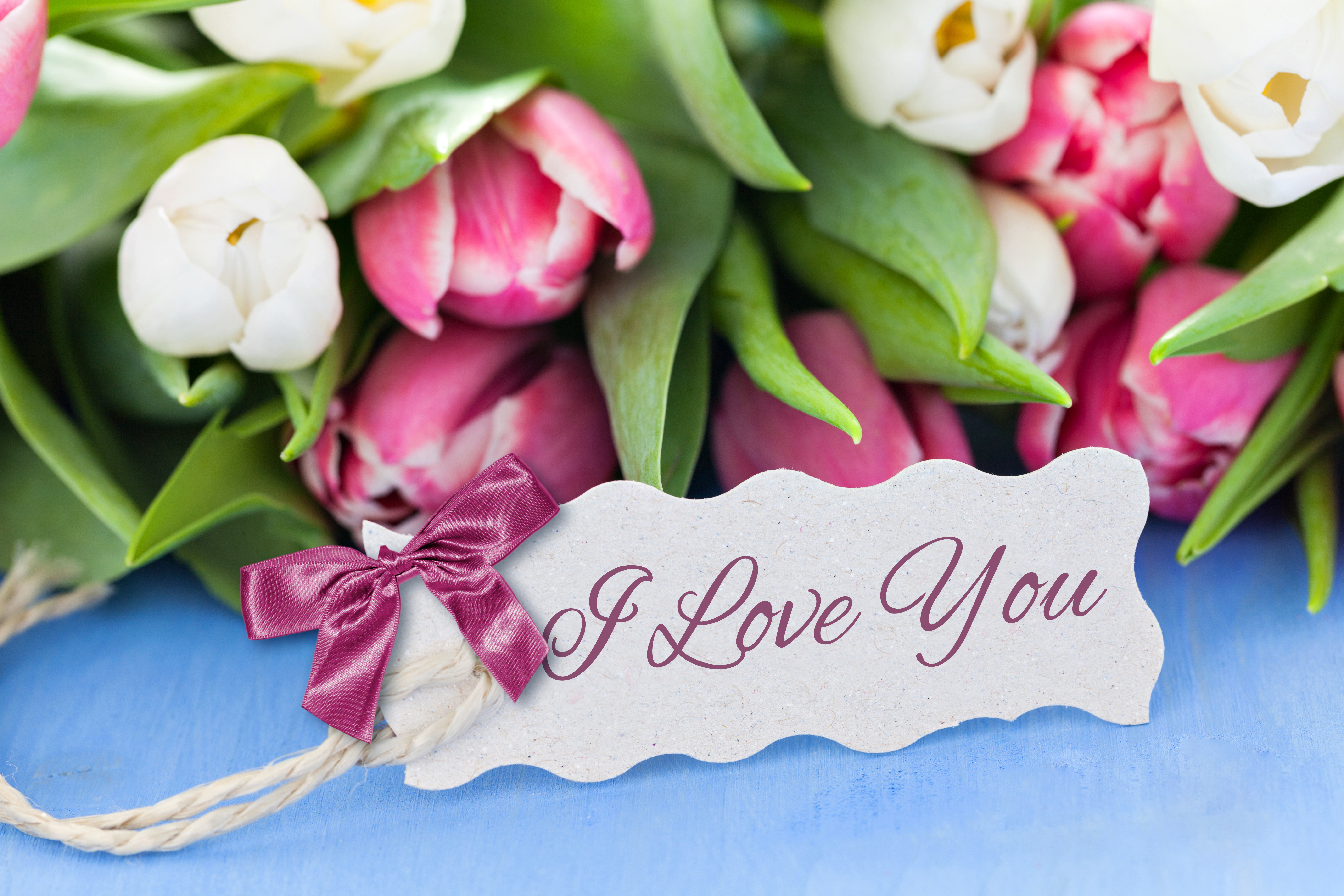Lovers flowers. Букет тюльпанов открытка. Весенний букет. С днем рождения цветы тюльпаны.