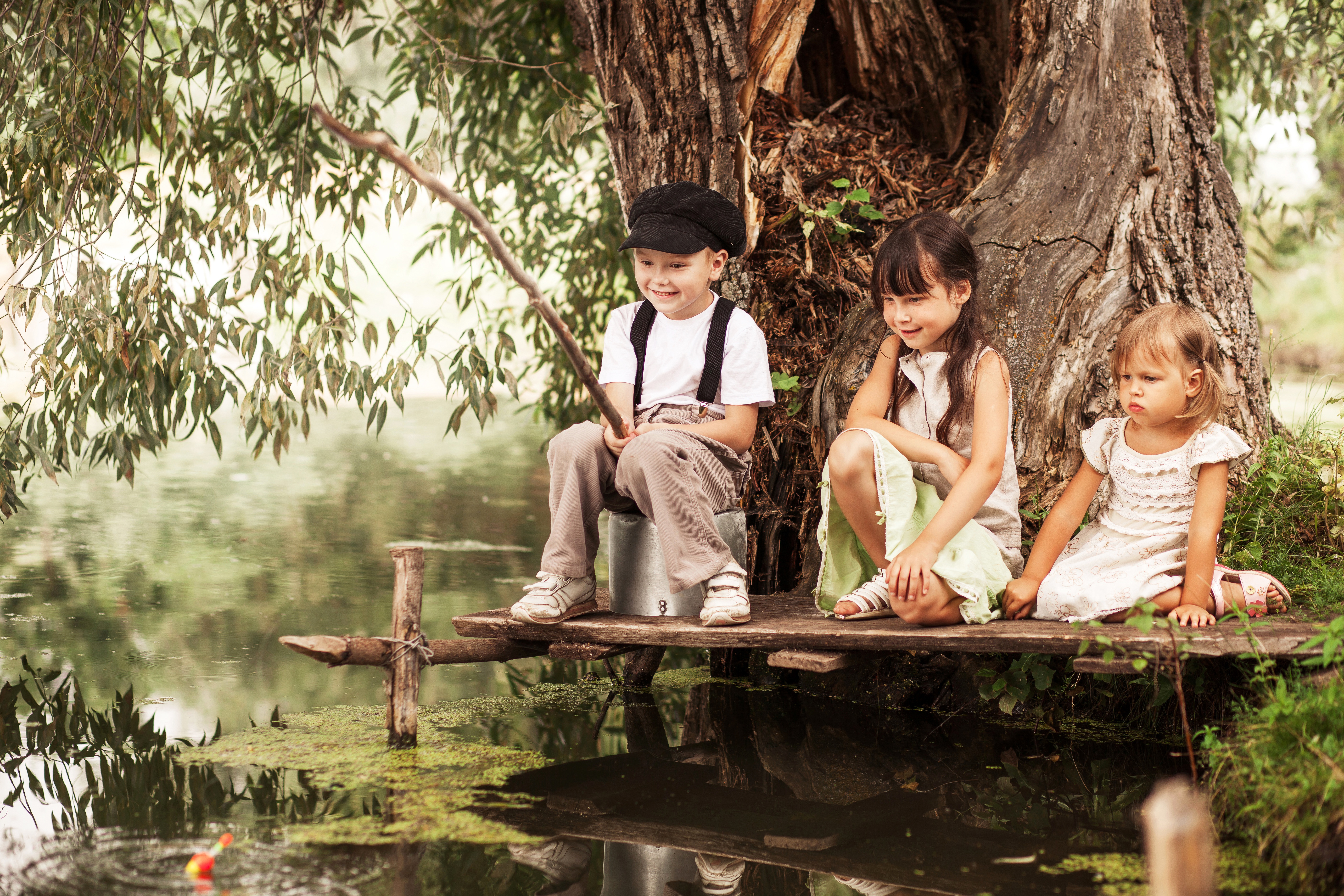 Интересные сюжеты с детьми. Дети и природа. Сюжетные фотосессии. Фотосессии на озере для детей. LSNB YF ghbhjls.