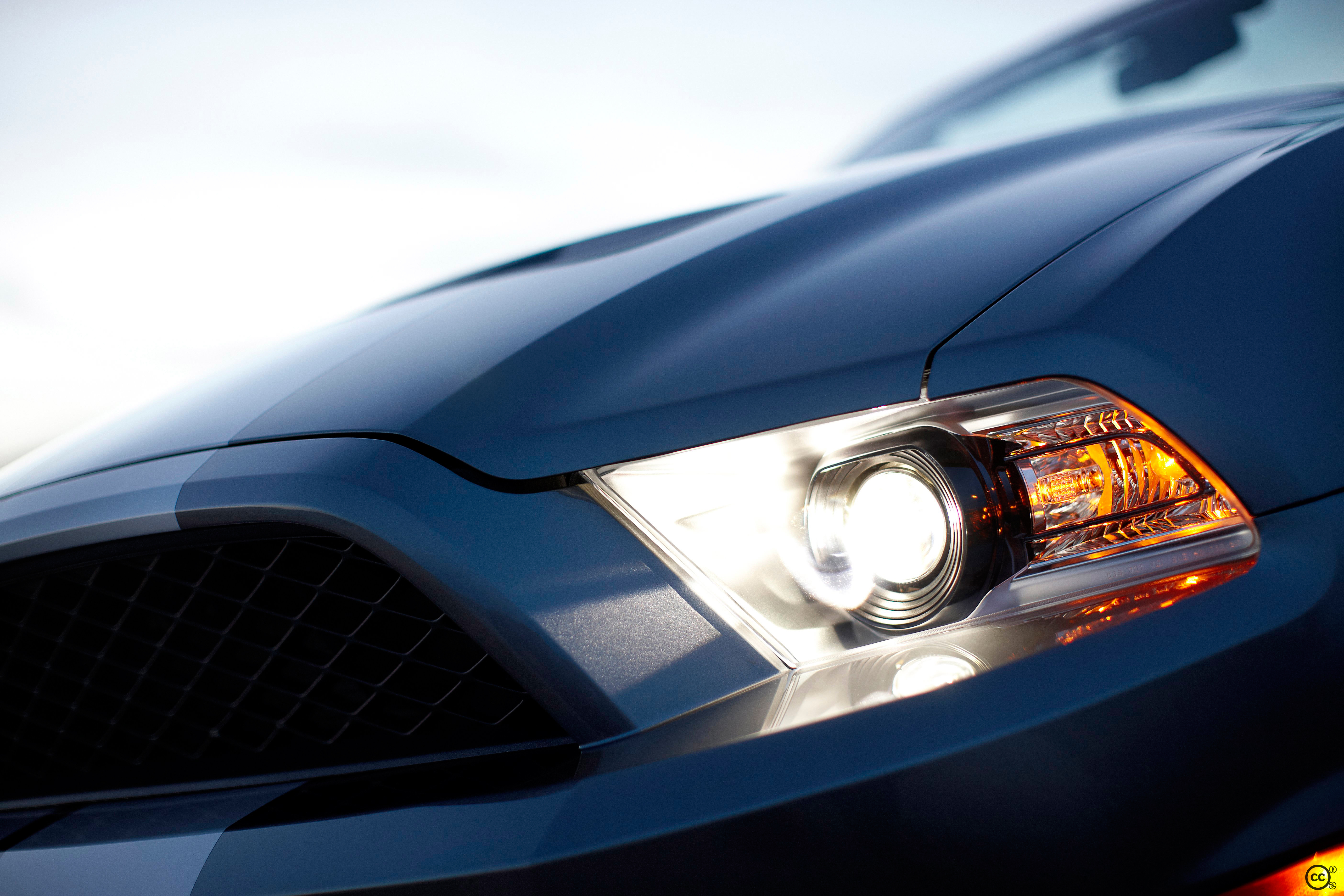 Свет в машине фары. Ford Mustang Shelby gt500 Headlight. Фар Форд Мустанг 2012г. Форд Мустанг 2 фары. Фары Ford Shelby.