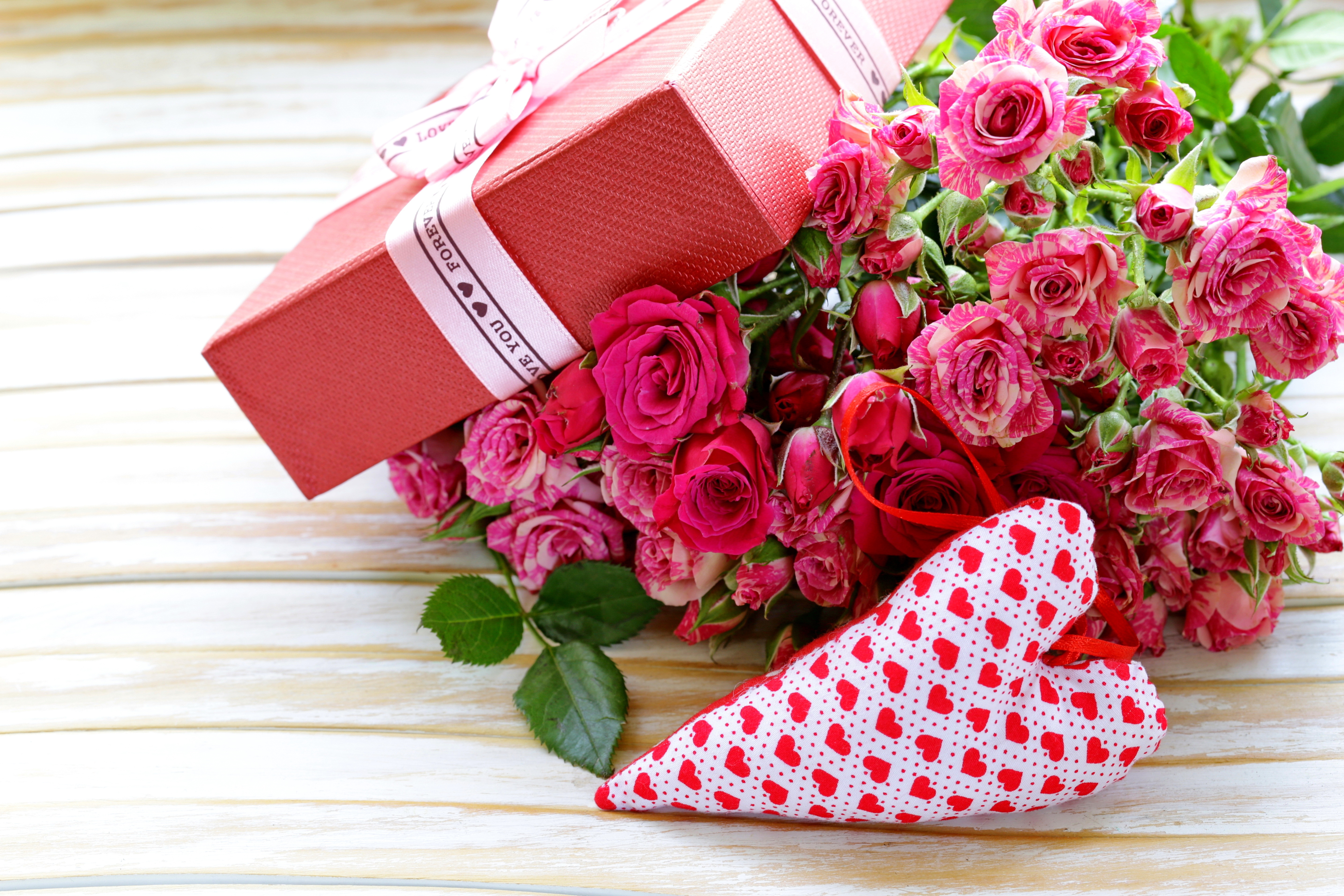 Открытка с днем рождения женщине букет роз. Цветы в подарок. Красивый букет цветов. Букет "день рождения". Стильные букеты на день рождения.