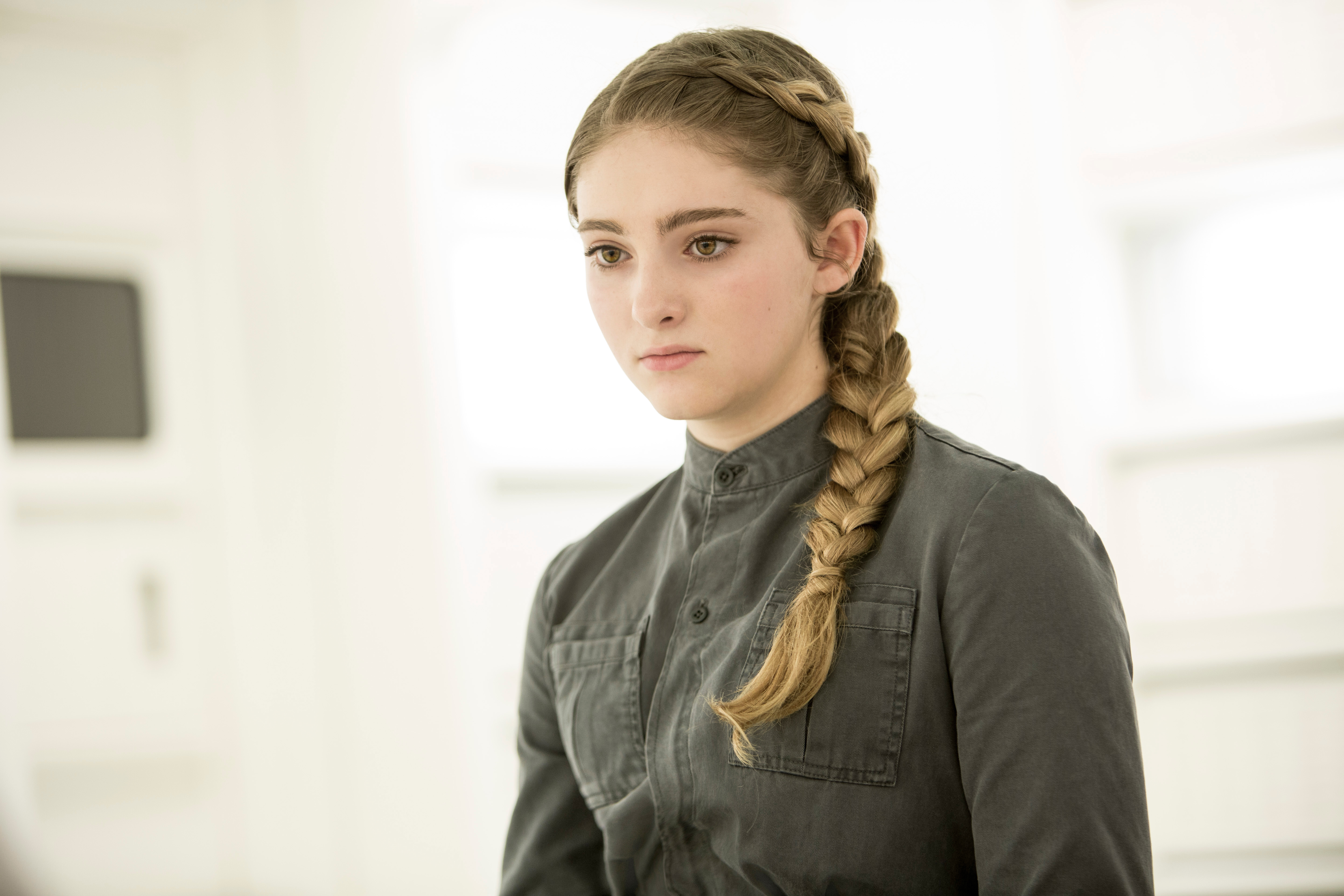 Обои Primrose Everdeen, Willow Shields, The Hunger Games:Mockingjay, Голодные  игры:Сойка-пересмешница на телефон и рабочий стол, раздел фильмы,  разрешение 5760x3840 - скачать