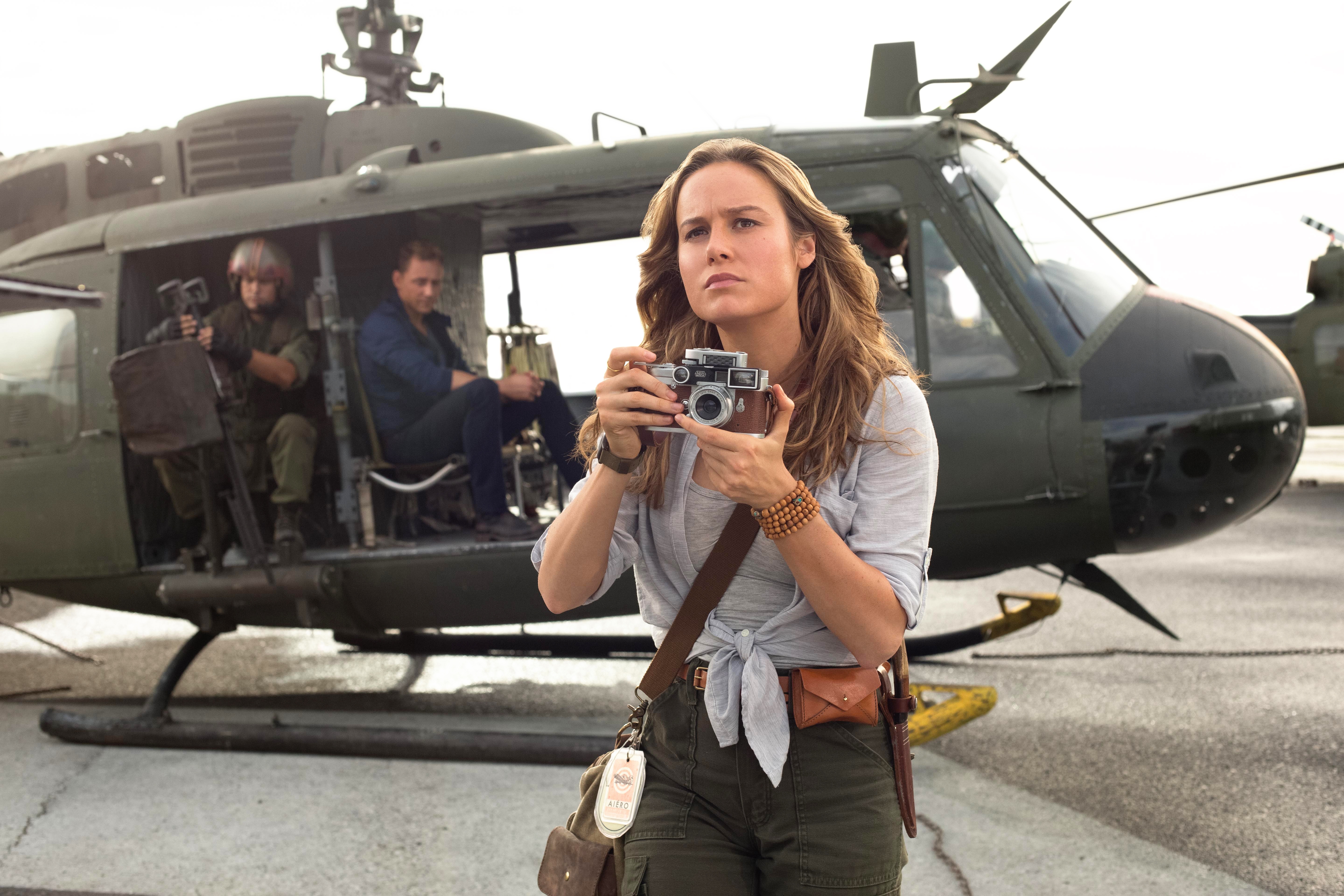 Обои Brie Larson, Бри Ларсон, Kong: Skull Island, Конг: Остров черепа на  телефон и рабочий стол, раздел фильмы, разрешение 5760x3840 - скачать