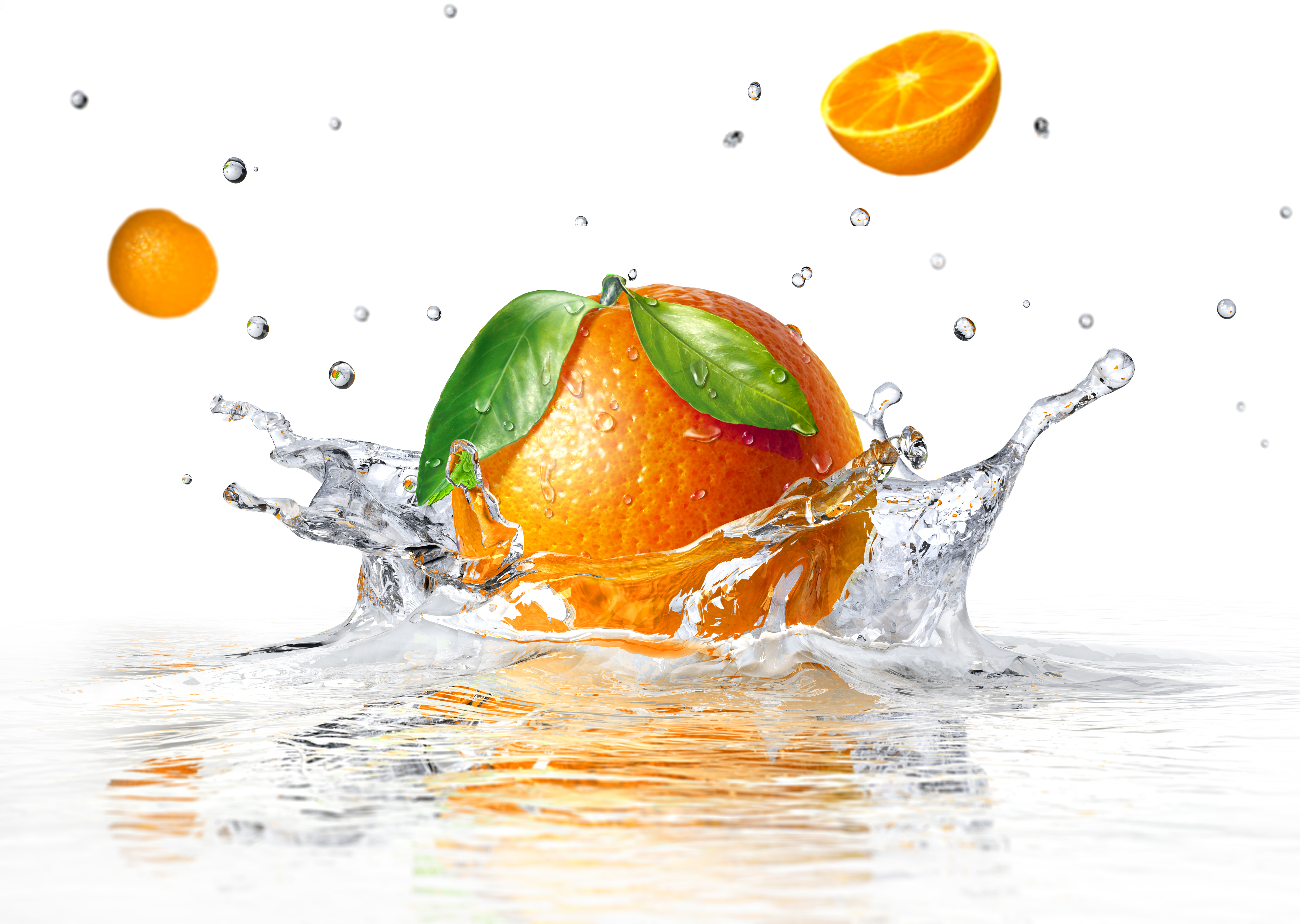 Скачать обои вода, брызги, апельсин, белый фон, water, orange, white  background, sprays, раздел еда в разрешении 5900x4194