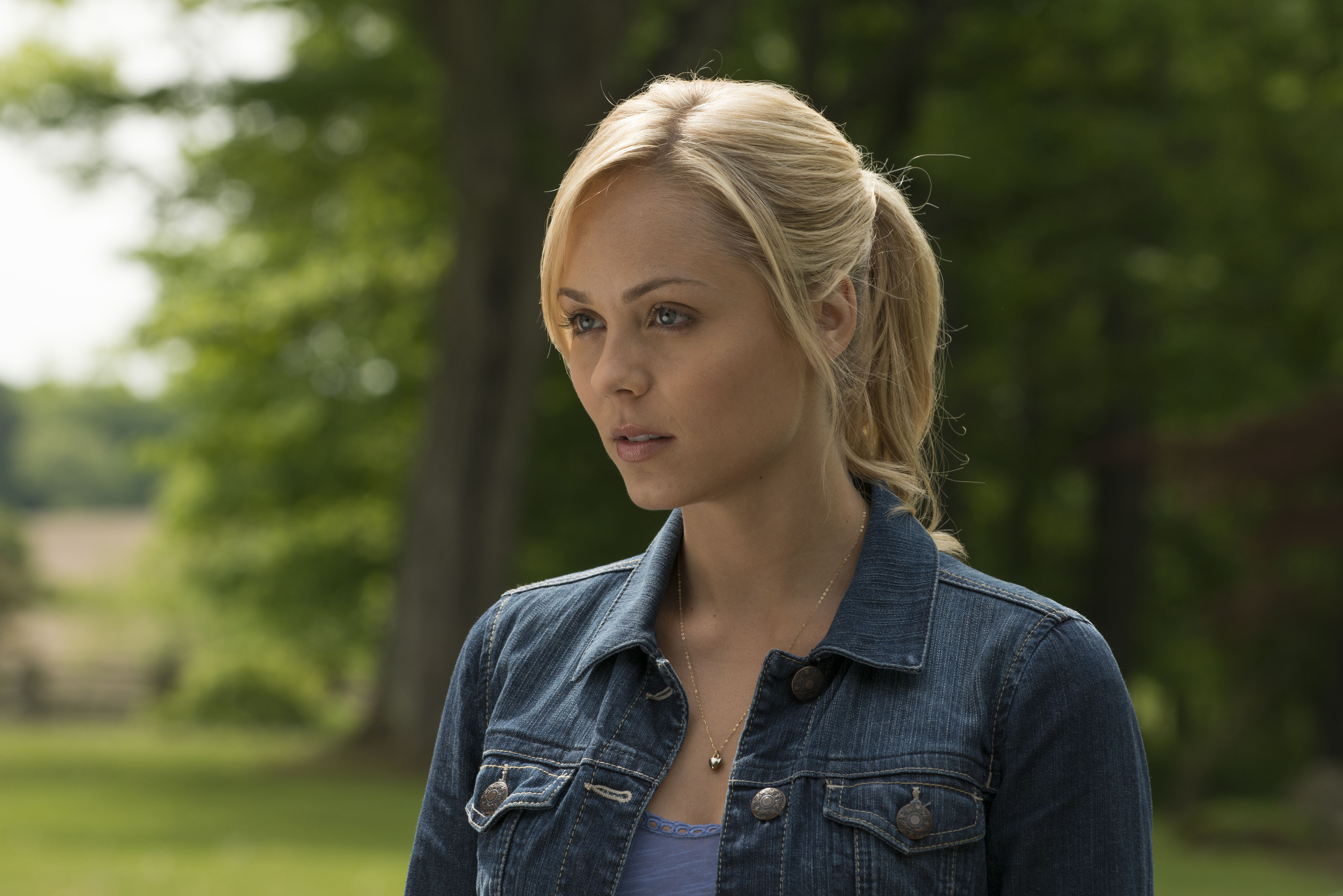 Laura Vandervoort » Лора Вандервурт