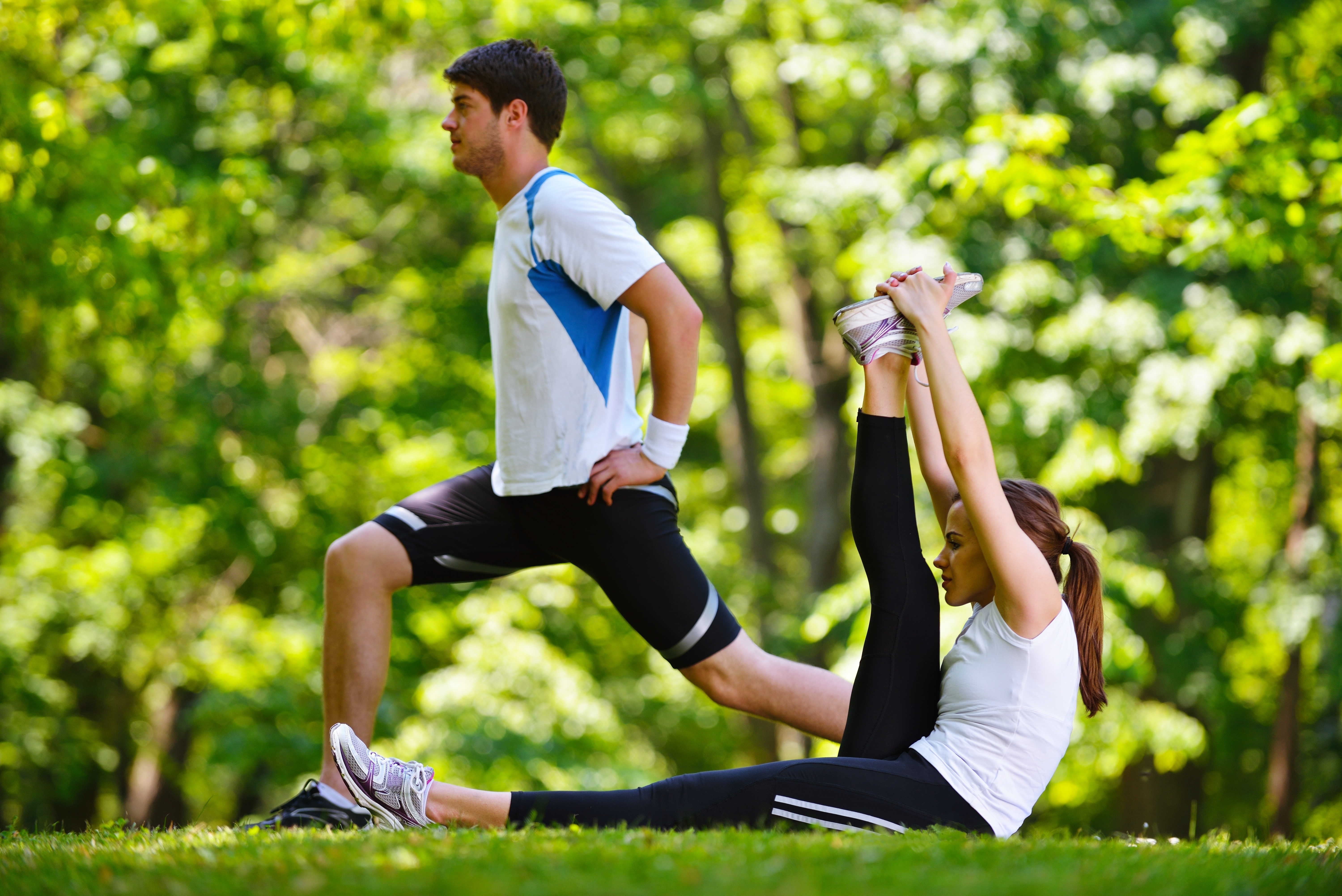 Physical e. Физические упражнения. Занятия спортом на свежем воздухе. Спортивные люди. Здоровый образ жизни.