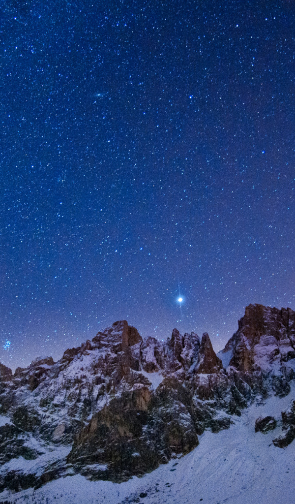 Созвездие горы. Горы ночью. Ночное небо в горах. Горы и звезды. Звездное небо в горах.