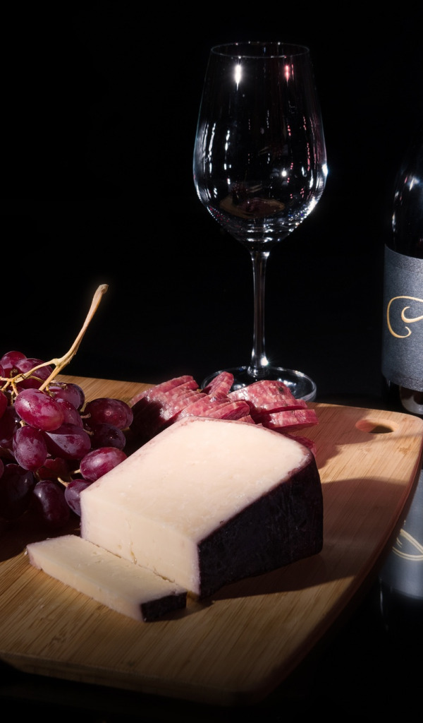 Сыр вино санкт петербург. Вино сыр виноград. Вино и сыр. Вино на столе. Хамон сыр вино.