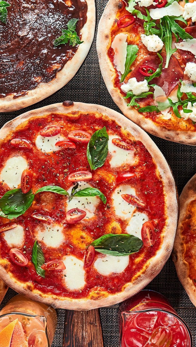 Томатов пицца. "Пицца". Пицца с томатами. Пицца с базиликом. Итальянская томаты для пиццы.
