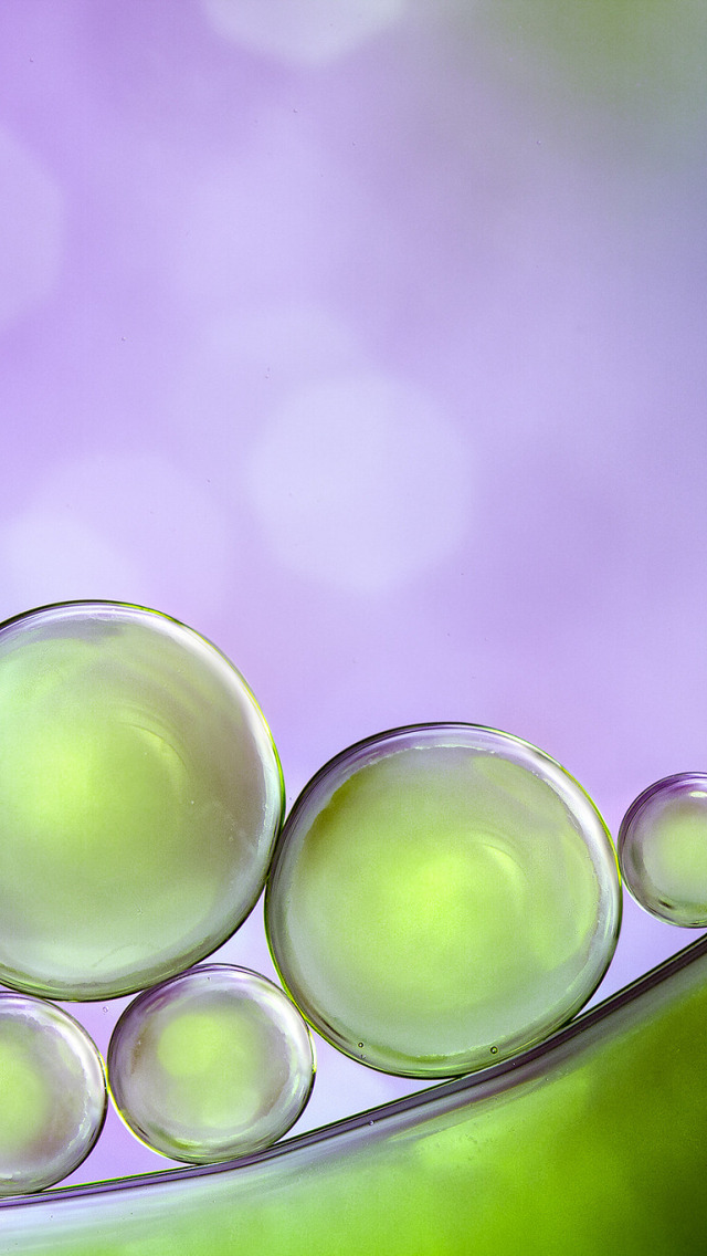 Пузырьки в масле. Зеленые пузыри. Пузырек с маслом. Зеленый фон с пузырями. Пузырьки текстура.
