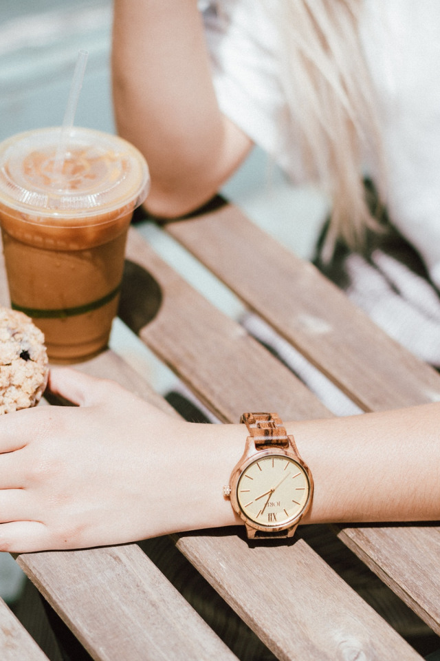 Красивые часы на руки. Часы на руке. Часы на руку женские. Красивые часы на руку. Современные часы на руку.