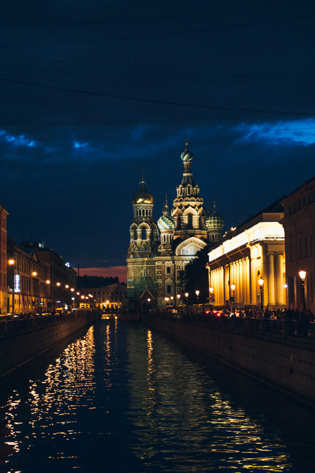 Телефон санкт петербург. Санкт-Петербург. Мосты Санкт-Петербурга. Ночной Питер вертикальные. Достопримечательности Санкт-Петербурга.