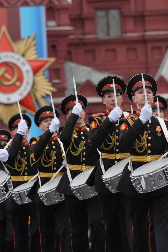 Как маршируют солдаты. Парад. Солдаты на параде. Военный марш. Парад на красной площади.