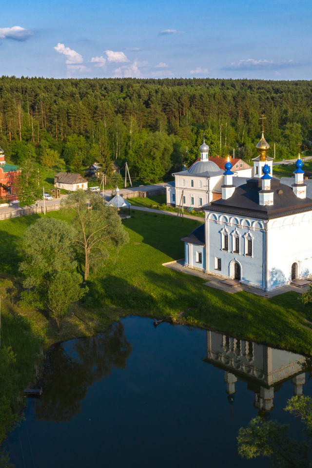 Королев Церковь у пруда