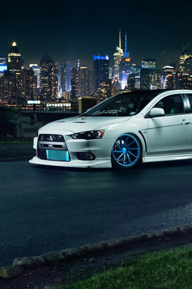 Mitsubishi Lancer Evolution 10 вертикальные