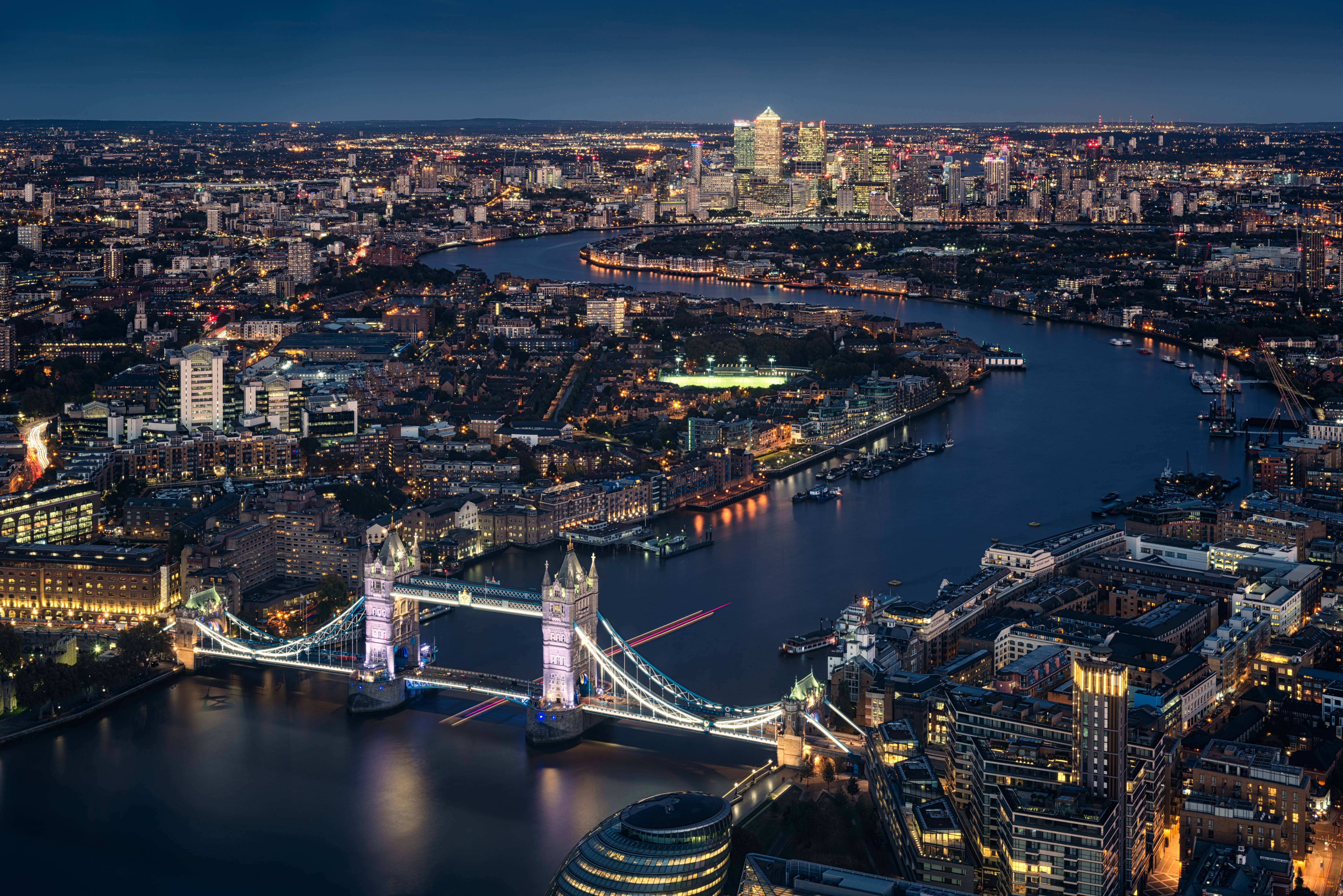 Capitol of england. Темза в Лондоне. Река Темза в Великобритании. 4. Темза, Лондон, Великобритания. Темза Лондон река Великобритания город.