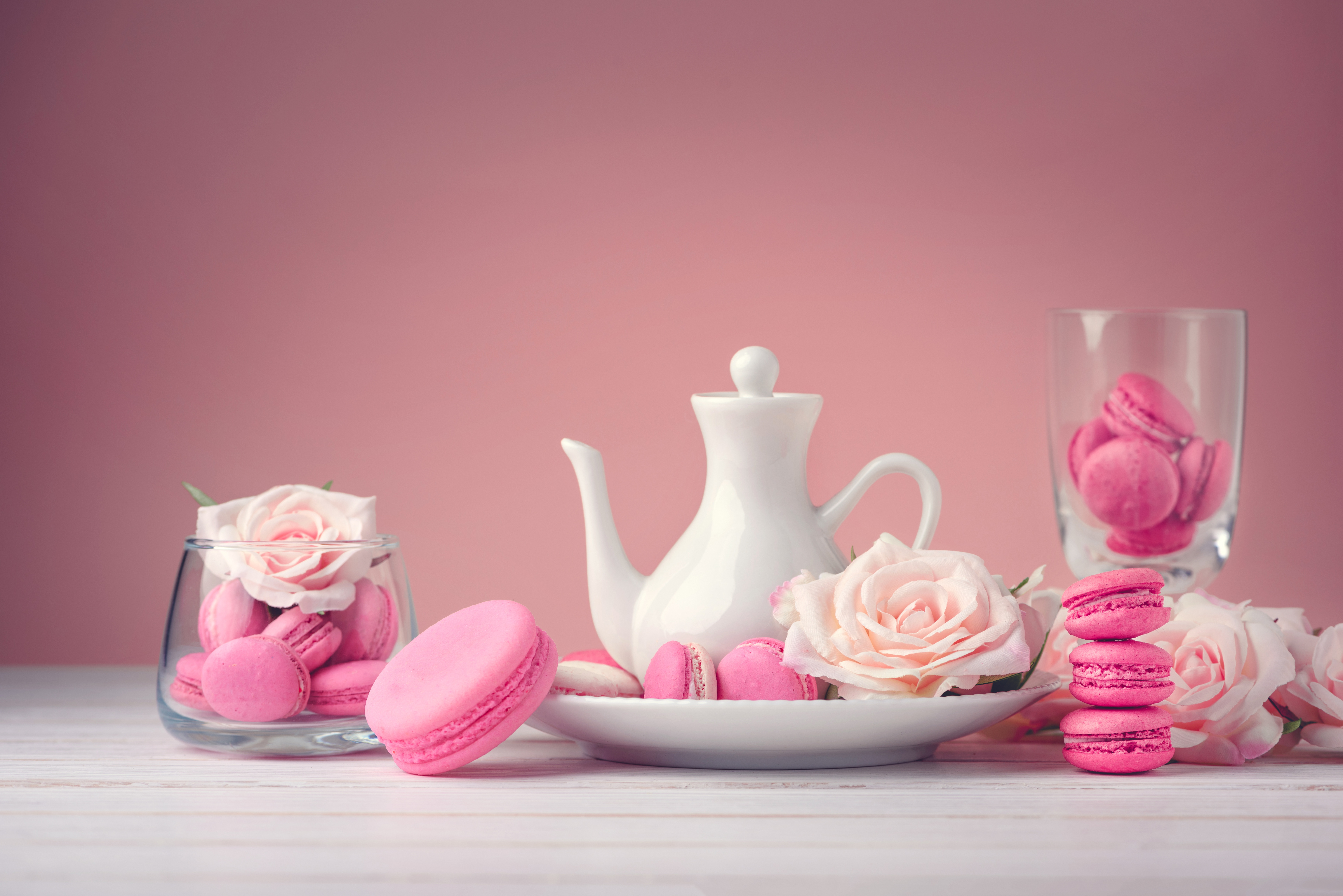 Картинка утро доброе розовое. Нежные сладости. Нежные цветы и пирожные. Чаепитие в розовых тонах. Сладости розовый.