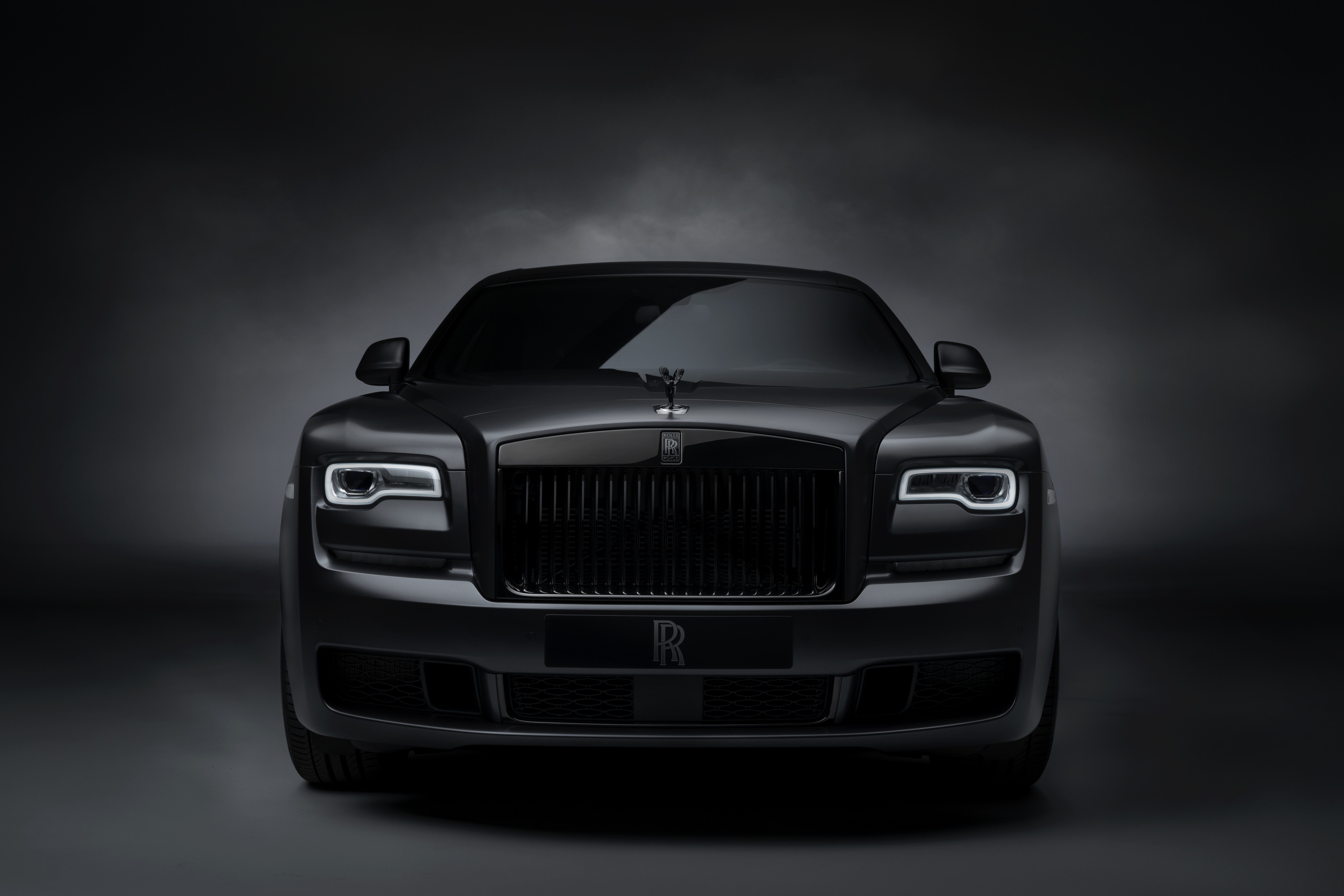 Песня черный ролс ролс. Rolls Royce Ghost Black badge 2021. Роллс Ройс Ghost Black badge. Rolls Royce Phantom 2022 Black badge. Rolls Royce Ghost 2021 черный.