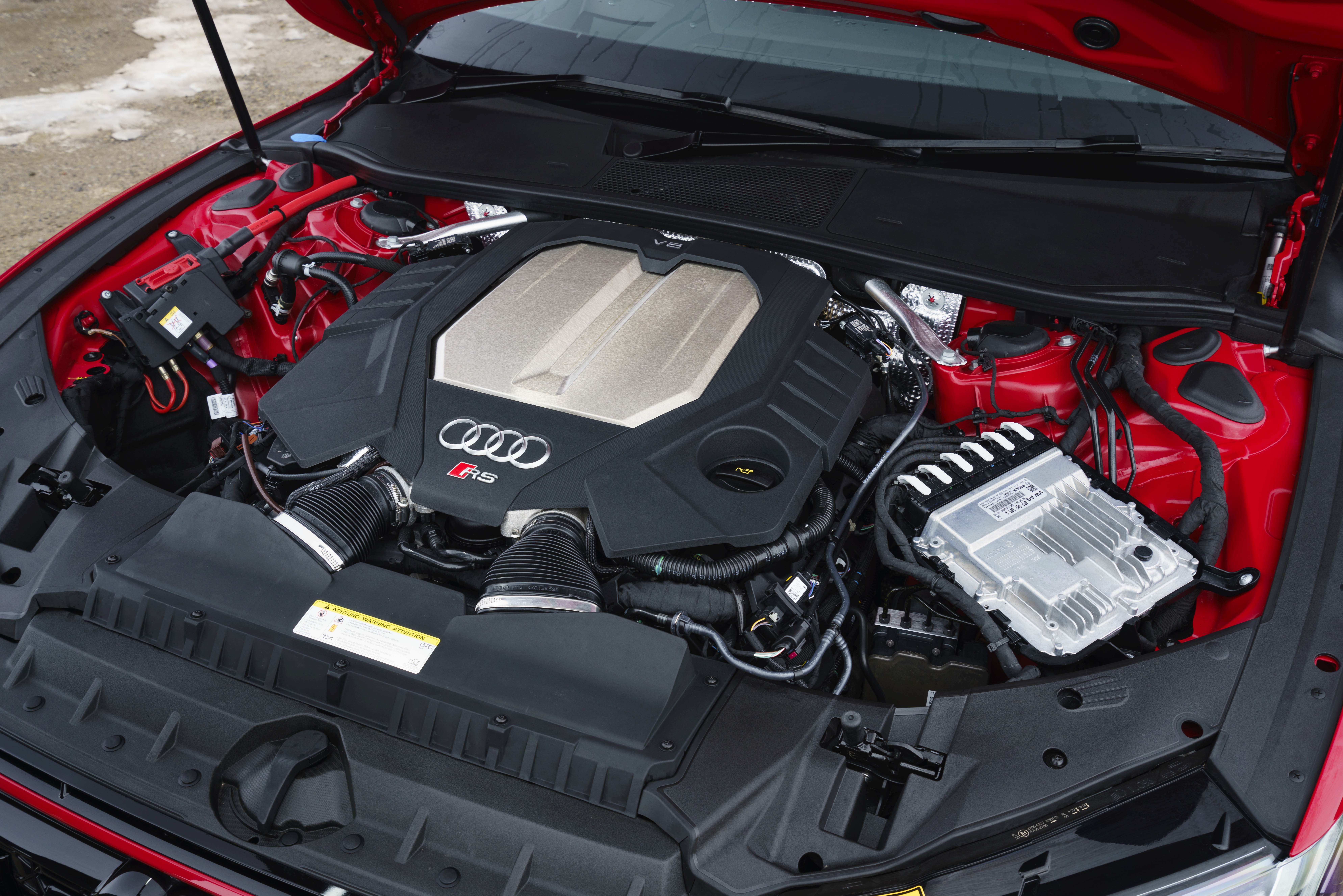 Фото двигателя ауди. Audi rs7 engine. Мотор Ауди РС 7. Двигатель Ауди rs7. Audi rs7 Sportback двигатель.