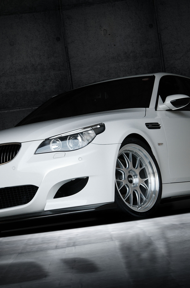 BMW 5 e60 белая