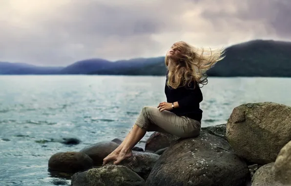 Море, девушка, лицо, фото, ветер, берег, волосы, камень