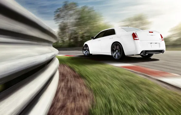 Картинка машина, белый, скорость, трасса, поворот, автомобиль, chrysler, крайслер