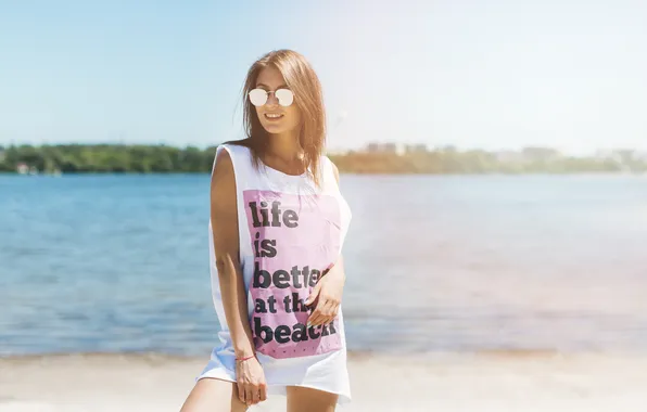 Картинка beach, woman, smiling, tank top