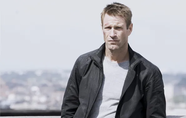 Улица, куртка, Аарон Экхарт, Aaron Eckhart, Экспат, Erased, Бен Логан