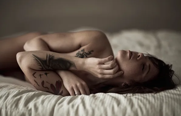 Страсть, тату, веснушки, Sarah Stiles