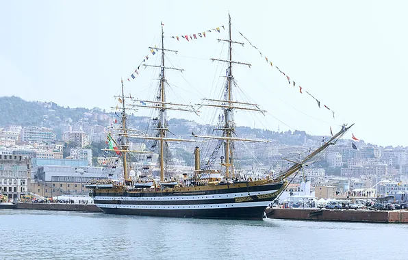 ВМС Италии, Amerigo Vespucci, учебный парусник