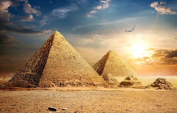Картинка небо, солнце, облака, камни, птица, пустыня, Египет, пирамиды