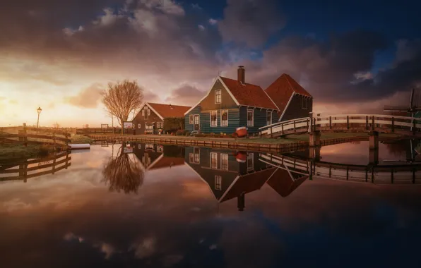 Картинка небо, облака, свет, город, дом, дома, Нидерланды, мостик