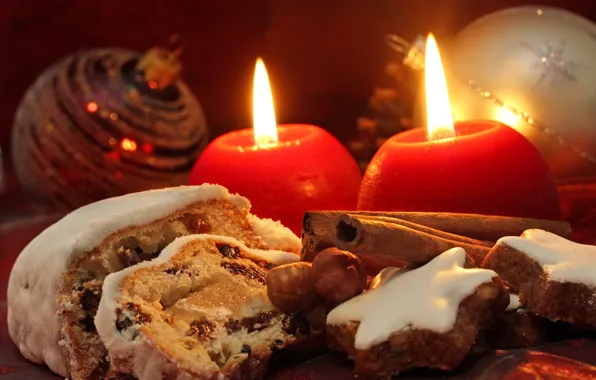 Картинка праздник, новый год, еда, свечи, печенье, сладости, декорации, орехи