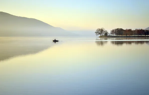 Картинка туман, озеро, лодка