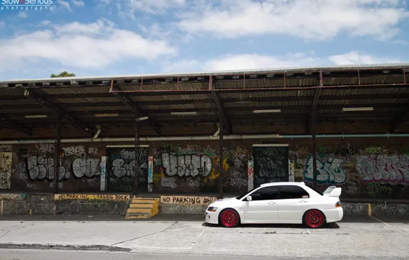 White, redwheels, Mitsubishi Lancer Evolution IX