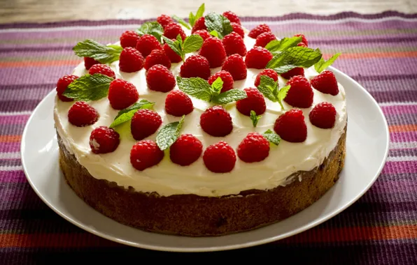 Картинка зелень, листья, малина, красное, еда, сливки, тарелка, торт