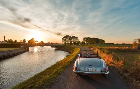 Пейзаж, река, рассвет, крест, деревня, mercedes, кабриолет, mercedes-benz
