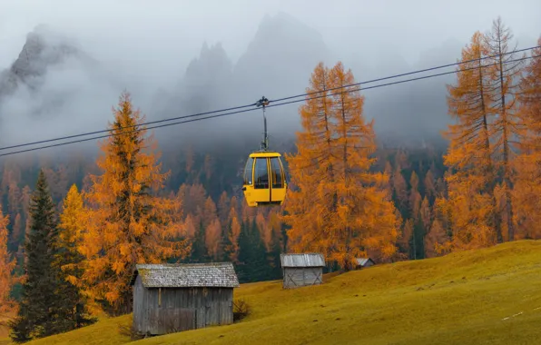 Осень, горы, домики, канатная дорога