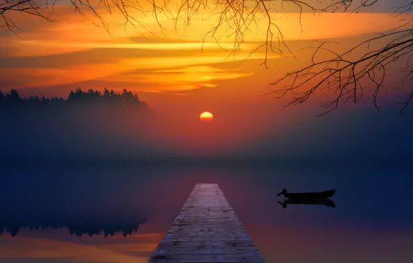 Картинка лес, солнце, закат, туман, озеро, лодка, вечер, мостик