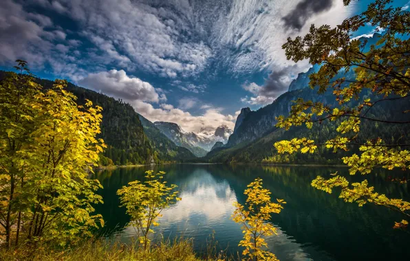 Картинка осень, небо, облака, деревья, горы, ветки, озеро, Австрия
