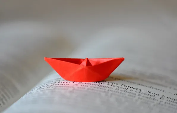 Картинка книга, кораблик, оригами