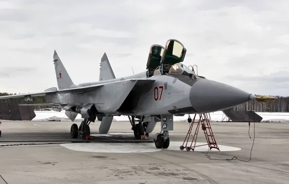 Foxhound, МиГ-31, стояночка