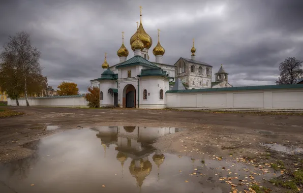 Отражение, лужа, церковь, храм