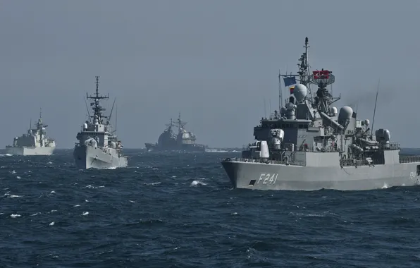 Море, корабли, учения