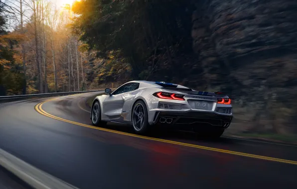 Дорога, лес, скала, Corvette, Chevrolet, 2024, Chevrolet Corvette E-Ray, E-Ray