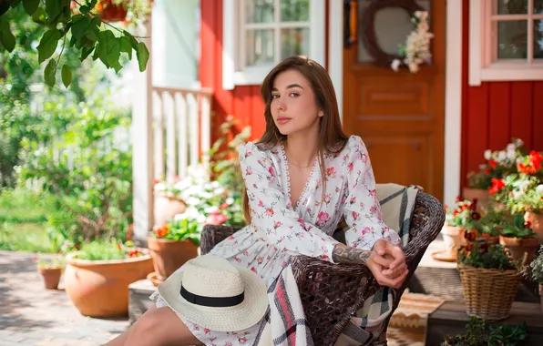 Картинка девушка, flowers, model, women, brunette, white hat, looking at viewer, women outdoors