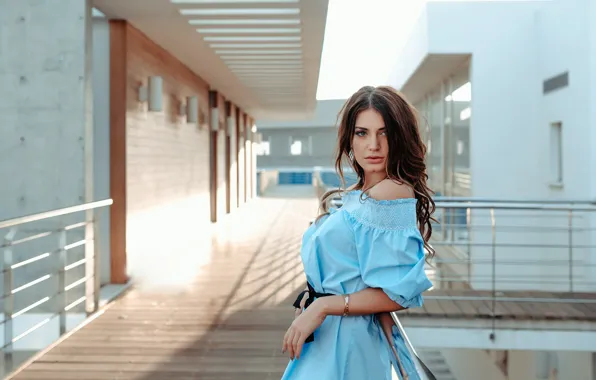 Взгляд, солнце, синий, поза, здания, портрет, макияж, платье