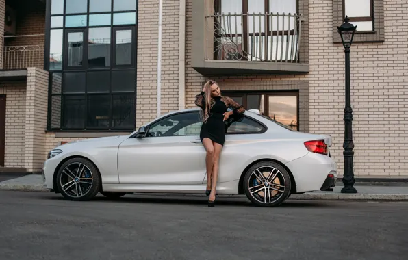 Картинка bmw, model, women, blonde, high heels, black dress, heeled shoes, white bmw