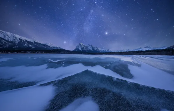 Картинка зима, небо, звезды, снег, горы, ночь, озеро, лёд