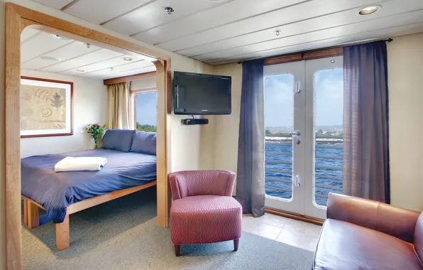 Safari, travel, cabin, ship Endeavour