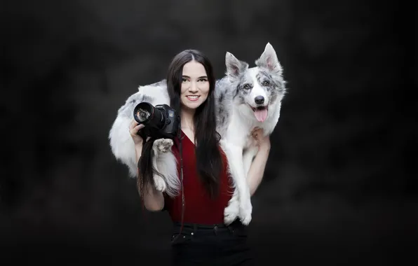Девушка, собака, фотоаппарат